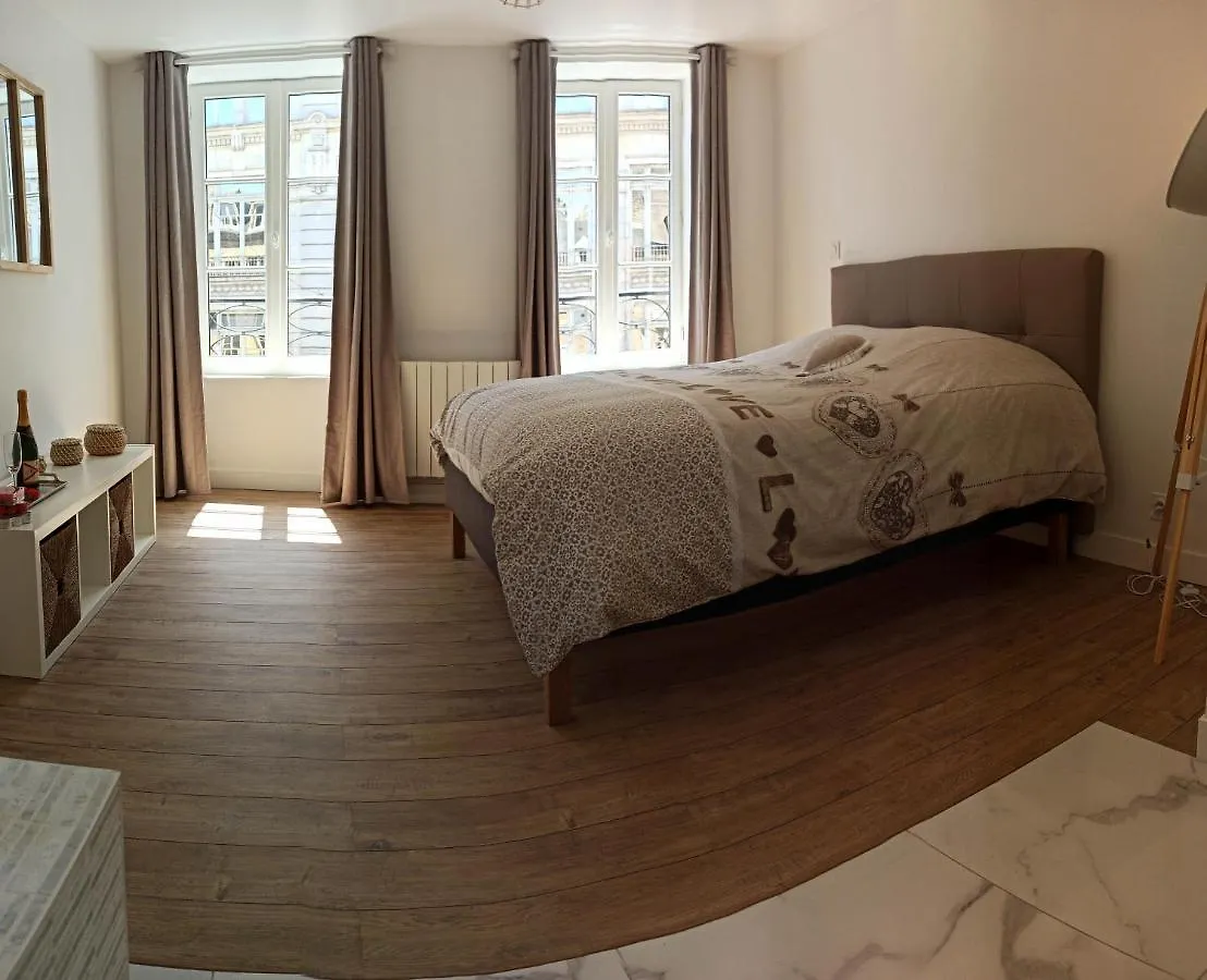 Apartament Triplex 110 M2 Centre Historique Avec Jacuzzi Dinan