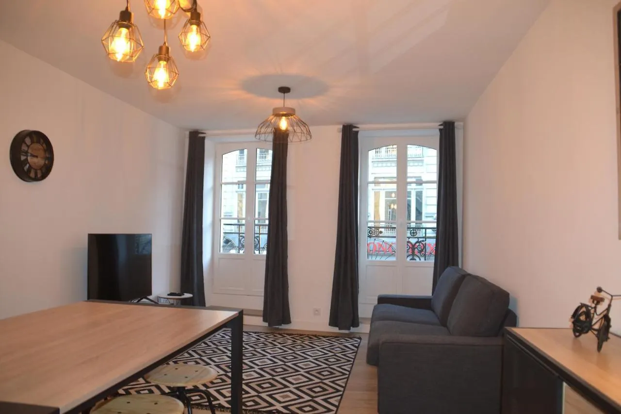 Apartament Triplex 110 M2 Centre Historique Avec Jacuzzi Dinan